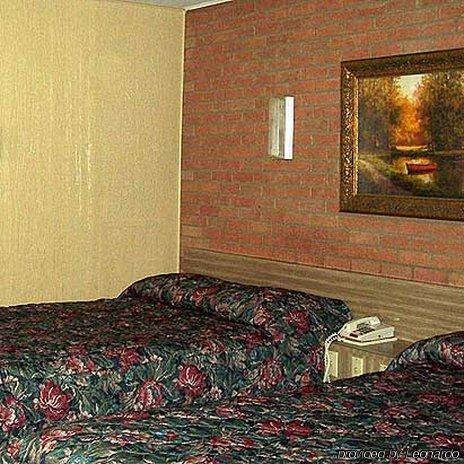 Charles Wesley Motor Lodge Downtown Broken Bow- Hochatown Quarto foto